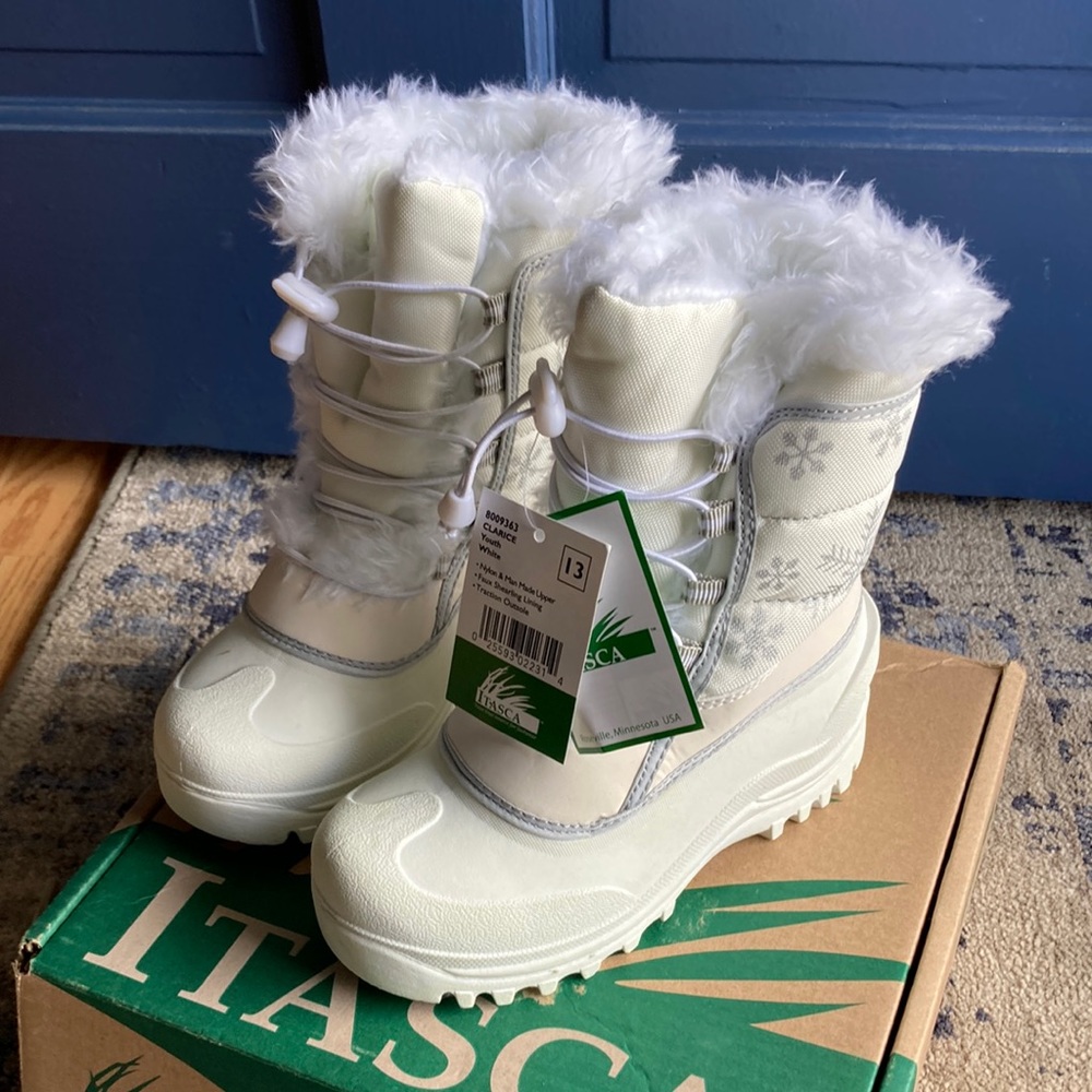 Girls snow ❄️ boots